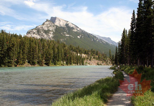 Bow River-加拿大艾伯塔省班夫