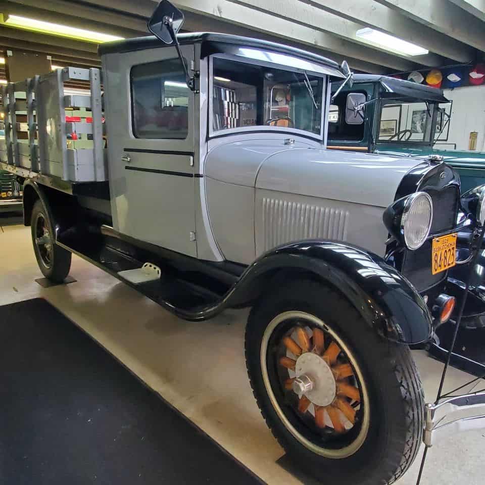 1929年福特AA卡車生產從1927年到1932年。它始建於福特在安大略省Walkerville工廠。