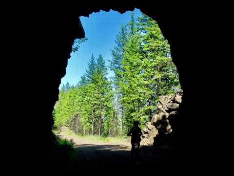 Tunnel-Castlegar-Rail-Trail